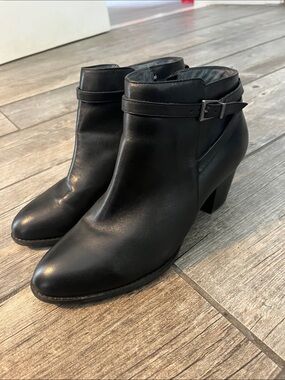 Vionic Upton Leather Ankle Boot